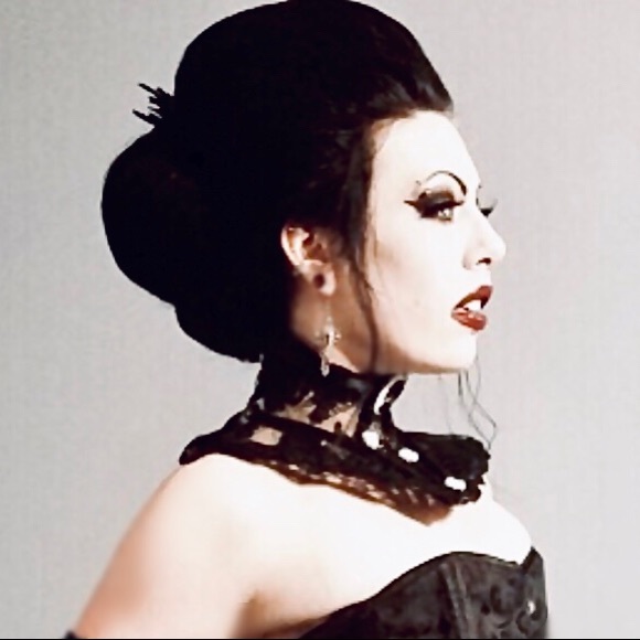 SOLD - Victorian Gothic Lace, Boned Collar Choker - Picture 4 of 4